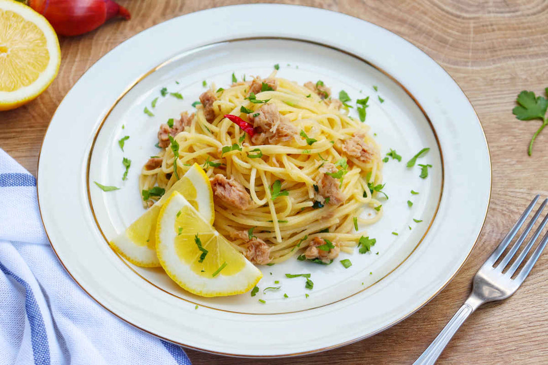 RICETTA DI PINOLI: SPAGHETTI TONNO, PINOLI E LIMONE